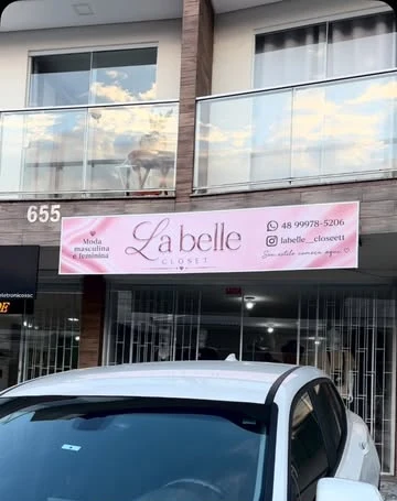 La Belle: Fachada em lona feita pela ArtSector